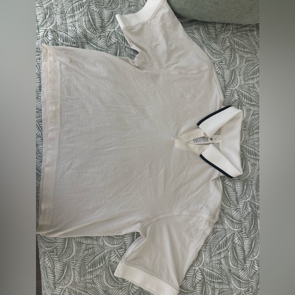Women's White Striped Polo Top with Navy Trim

Lululemon top size 6